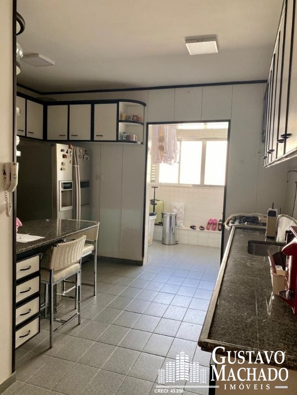 Casa à venda com 5 quartos, 300m² - Foto 7