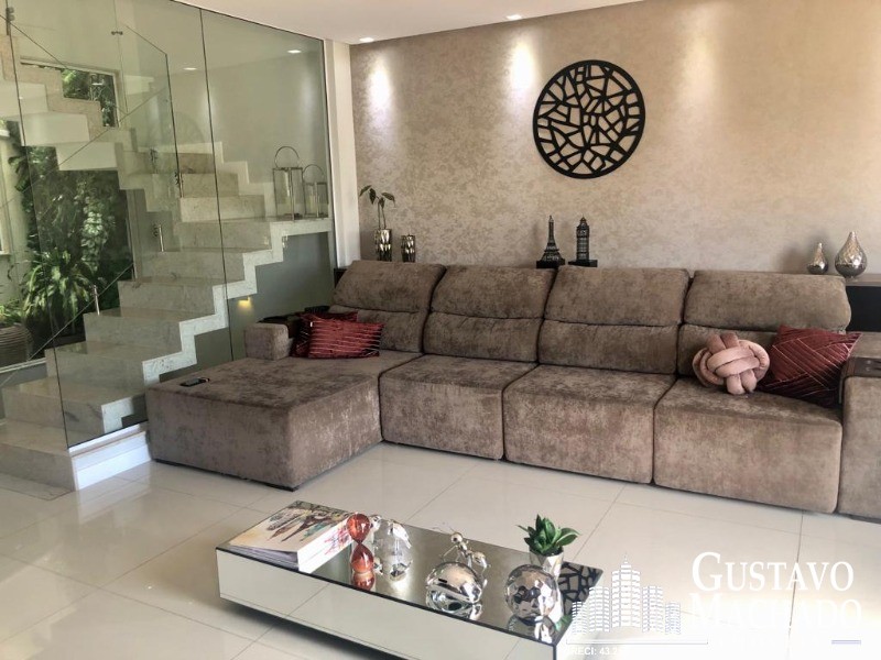 Casa à venda com 4 quartos, 281m² - Foto 1