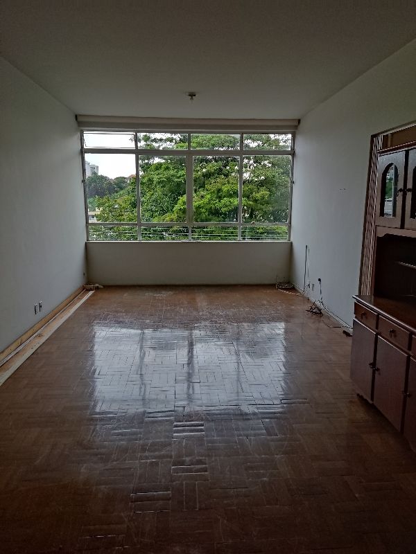 Apartamento à venda com 3 quartos, 242m² - Foto 6