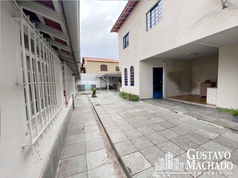 Casa à venda com 3 quartos, 313m² - Foto 26