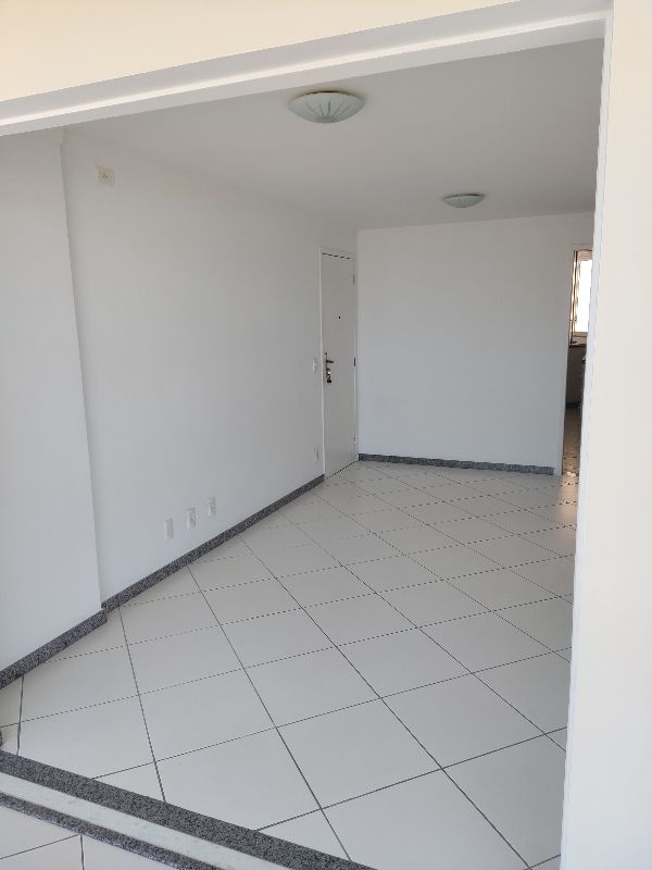 Apartamento à venda com 3 quartos, 98m² - Foto 2