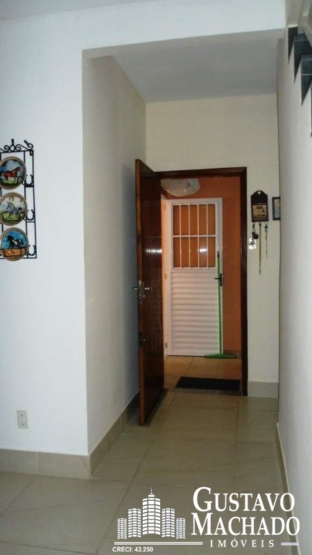 Casa à venda com 3 quartos, 200m² - Foto 25