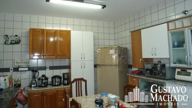 Casa à venda com 3 quartos, 200m² - Foto 7