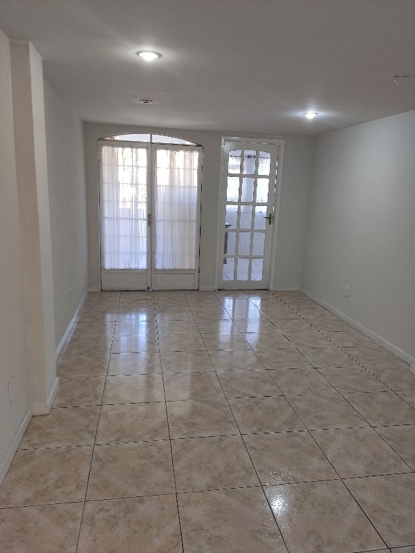 Casa à venda com 2 quartos, 107m² - Foto 3