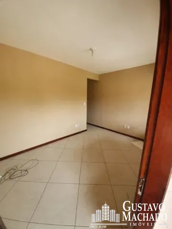 Casa à venda com 2 quartos, 101m² - Foto 4