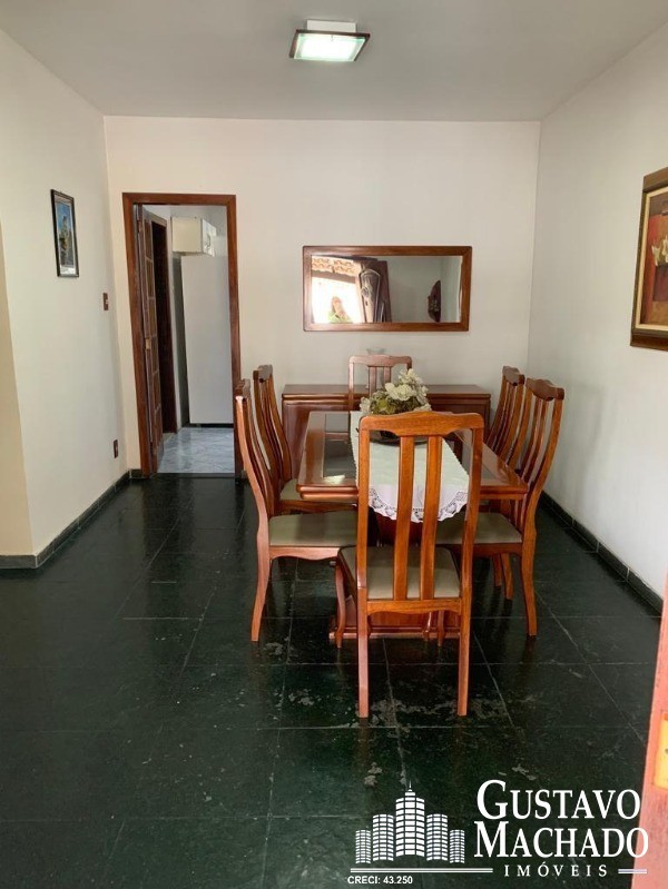 Casa à venda com 6 quartos, 200m² - Foto 3