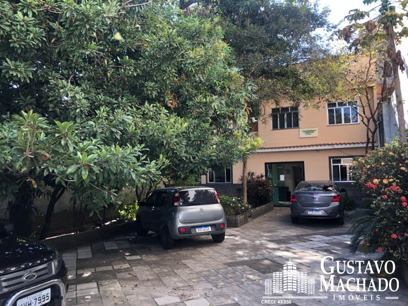 Casa à venda com 5 quartos, 228m² - Foto 1