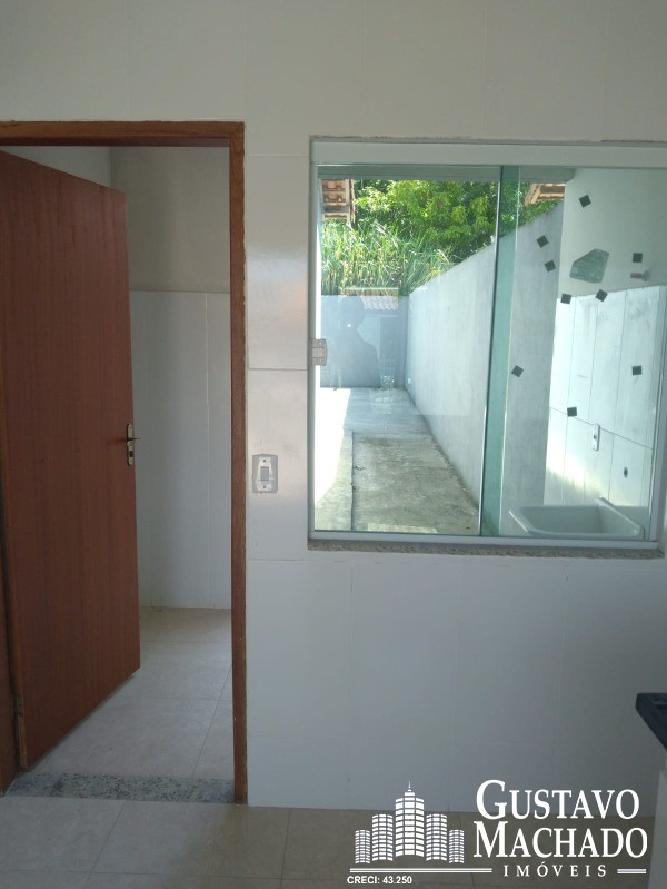 Casa à venda com 2 quartos, 62m² - Foto 2