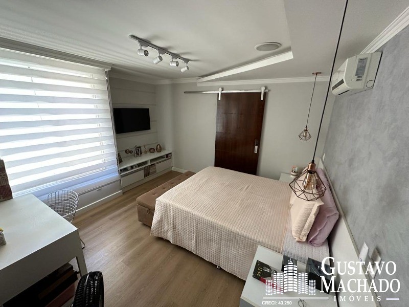 Casa à venda com 4 quartos, 250m² - Foto 22