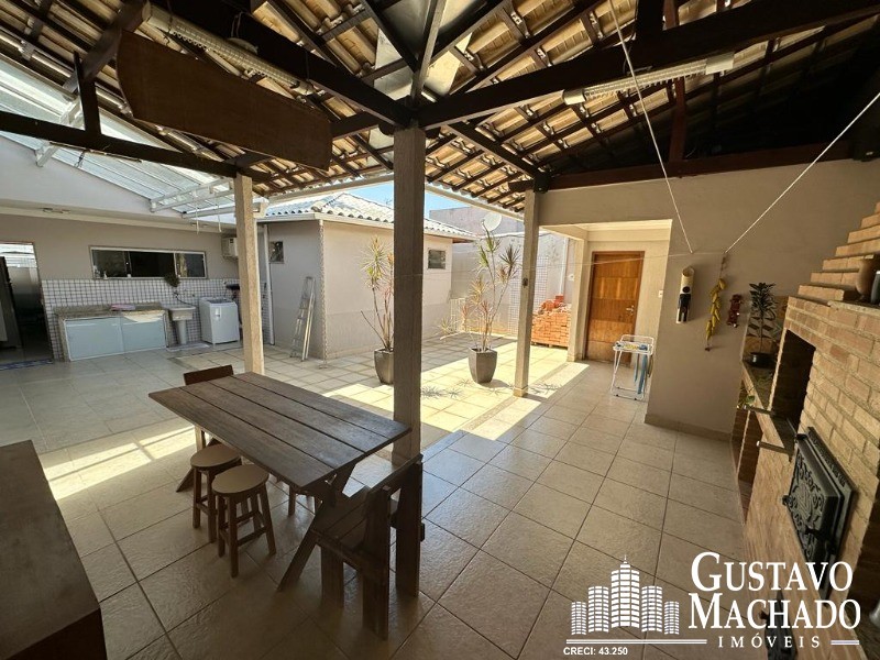 Casa à venda com 4 quartos, 250m² - Foto 11