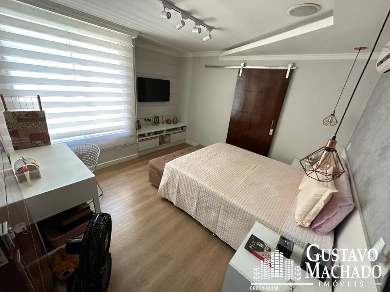 Casa à venda com 4 quartos, 250m² - Foto 17