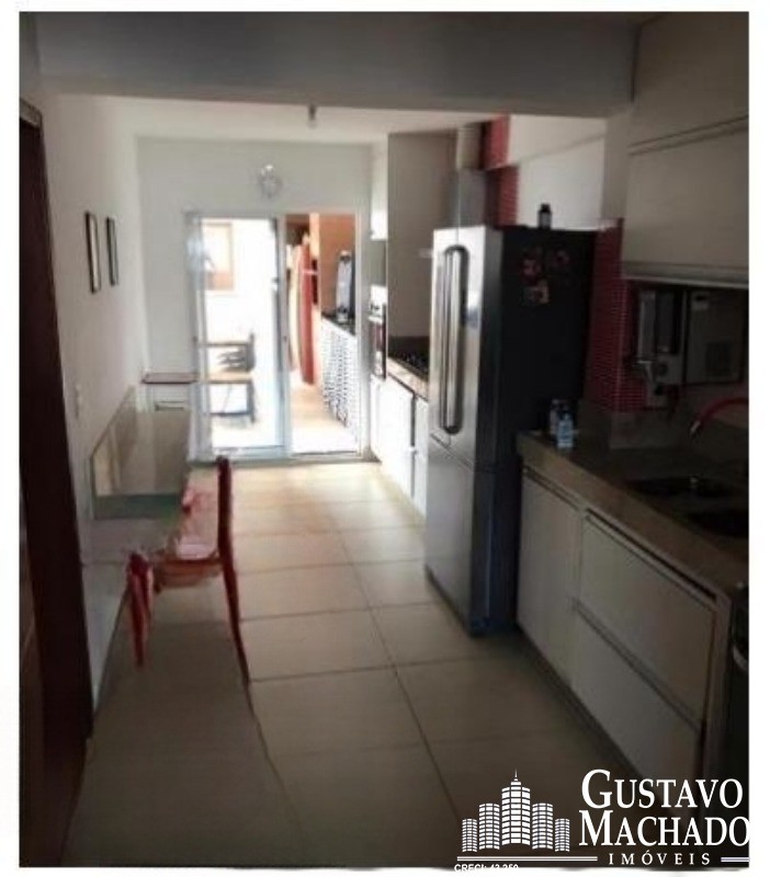 Casa à venda com 3 quartos, 100m² - Foto 4