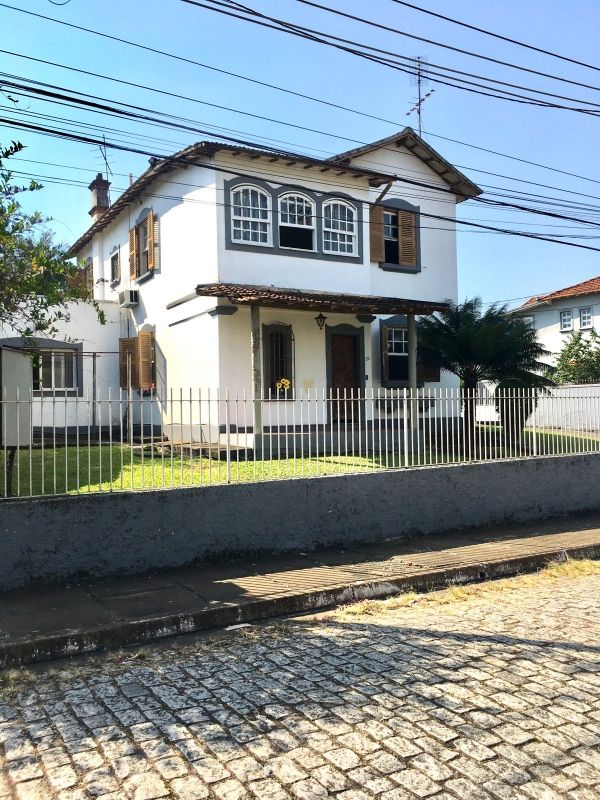 Casa à venda com 4 quartos, 771m² - Foto 2