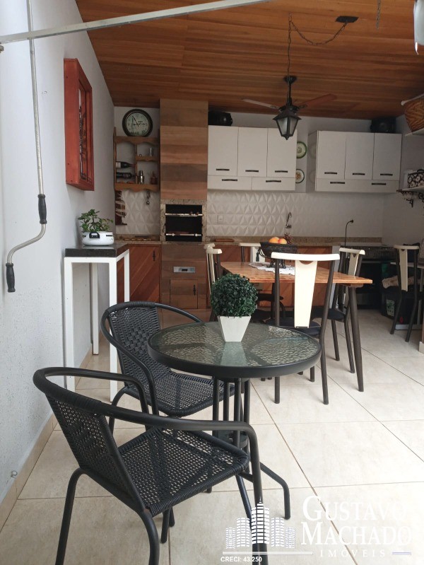 Casa à venda com 2 quartos, 88m² - Foto 13