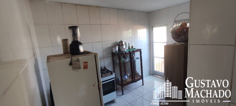 Casa à venda com 2 quartos, 120m² - Foto 2