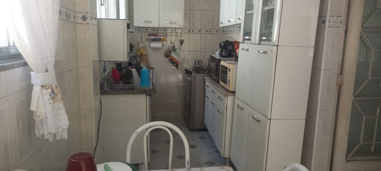 Casa à venda com 3 quartos, 1m² - Foto 2