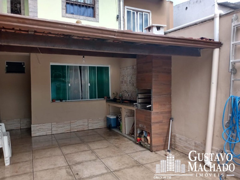 Casa à venda com 3 quartos, 112m² - Foto 1