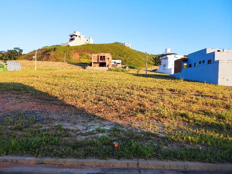 Terreno à venda, 240m² - Foto 1