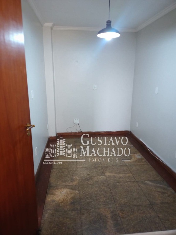 Apartamento à venda com 3 quartos, 110m² - Foto 2