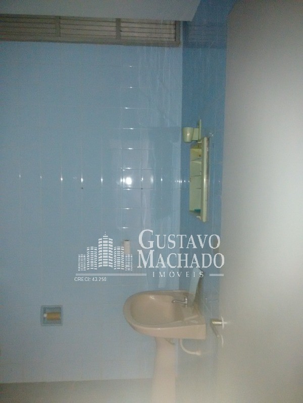 Apartamento para alugar com 3 quartos, 130m² - Foto 17