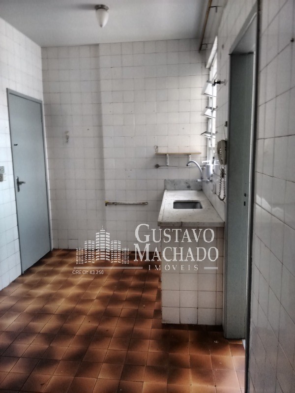 Apartamento para alugar com 3 quartos, 130m² - Foto 12