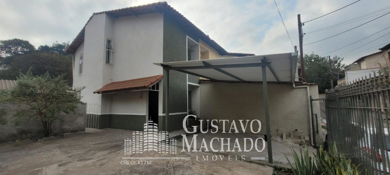 Casa à venda com 3 quartos, 161m² - Foto 1