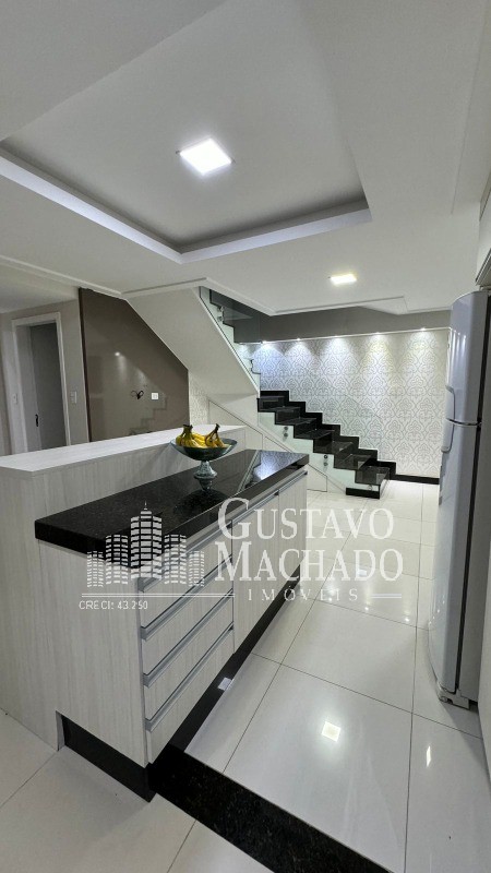 Cobertura à venda com 3 quartos, 214m² - Foto 2