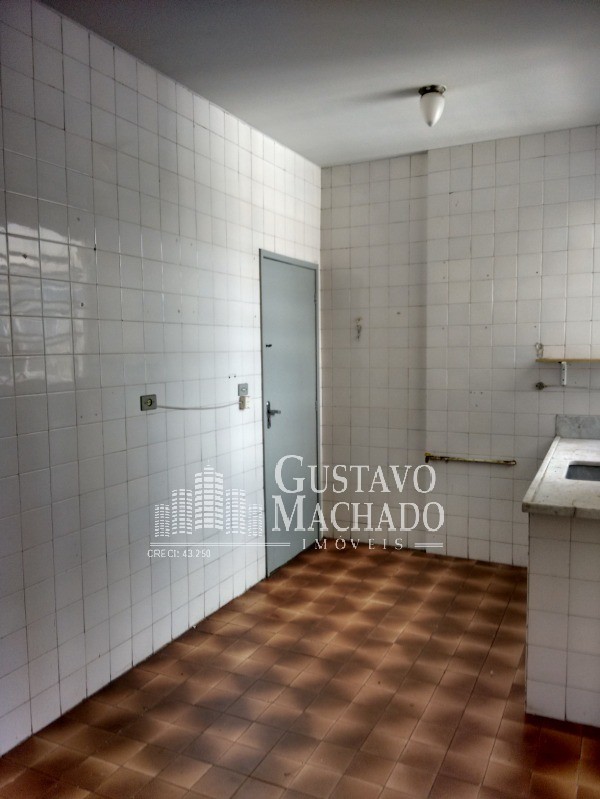 Apartamento para alugar com 3 quartos, 130m² - Foto 13