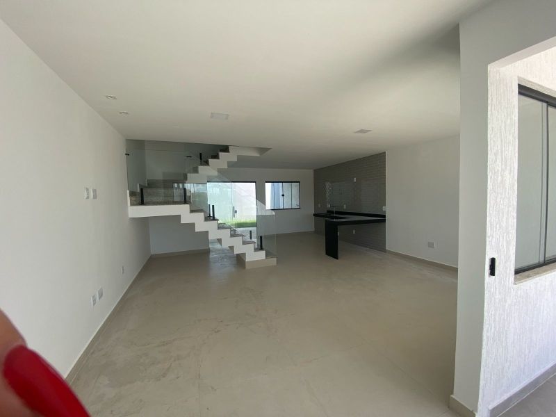 Casa à venda com 3 quartos, 152m² - Foto 2