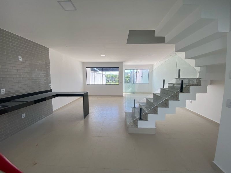 Casa à venda com 3 quartos, 152m² - Foto 3