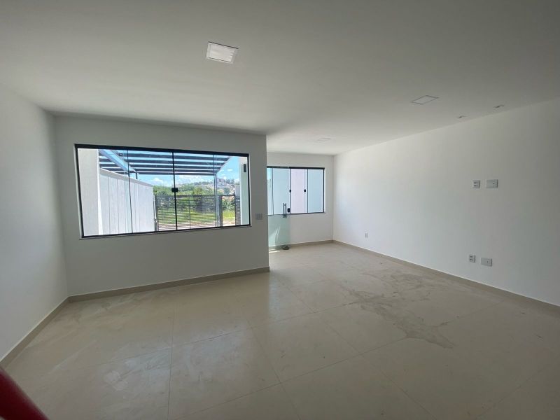 Casa à venda com 3 quartos, 152m² - Foto 4