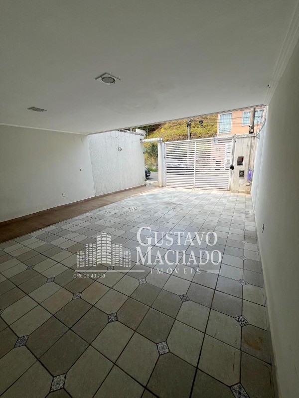 Casa à venda com 3 quartos, 216m² - Foto 4