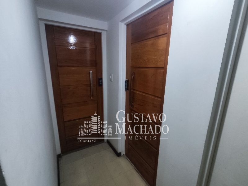 Apartamento à venda com 3 quartos, 108m² - Foto 2