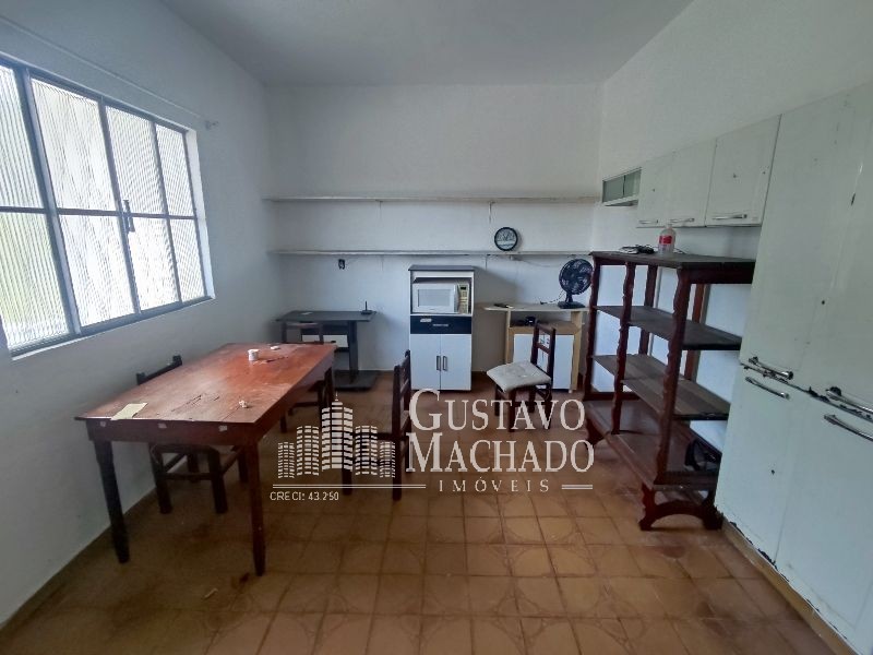 Casa para alugar com 4 quartos, 400m² - Foto 8