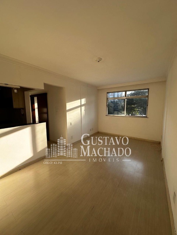 Apartamento à venda com 3 quartos, 100m² - Foto 2