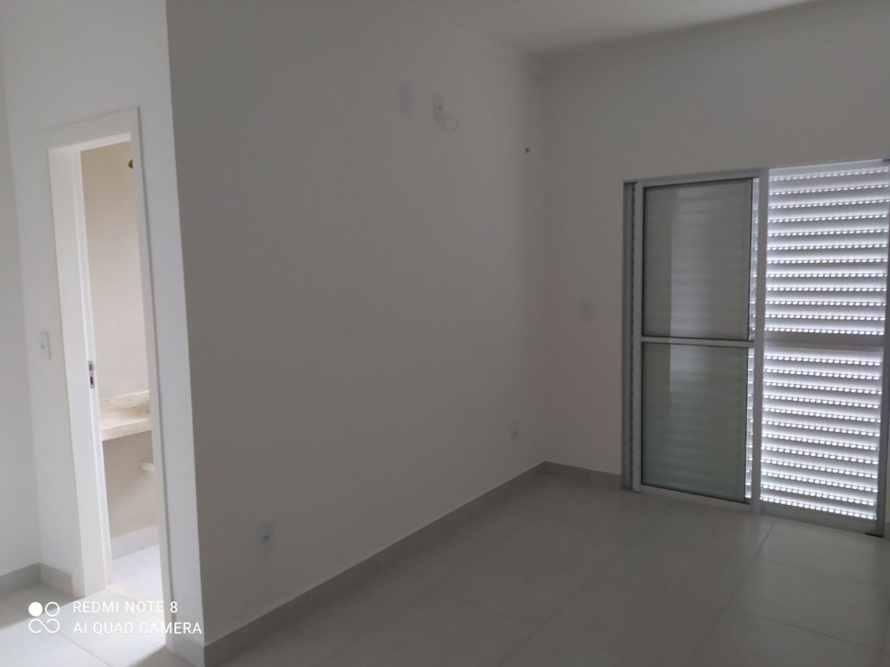 Casa à venda com 2 quartos, 72m² - Foto 9