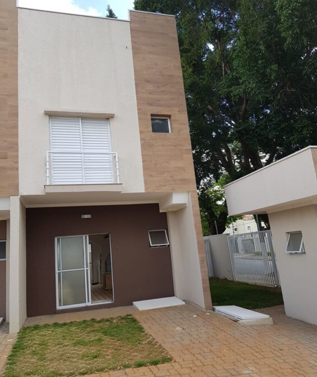 Casa à venda com 2 quartos, 72m² - Foto 1