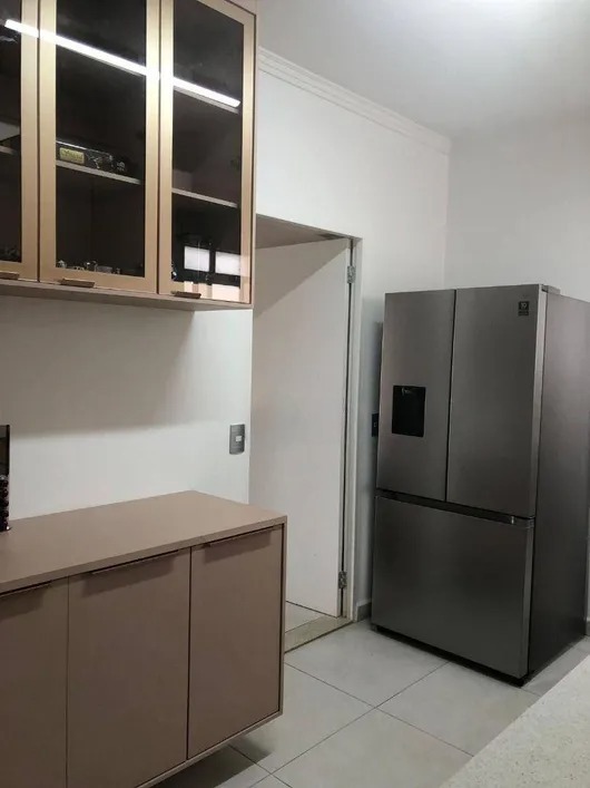 Apartamento à venda com 3 quartos, 105m² - Foto 2