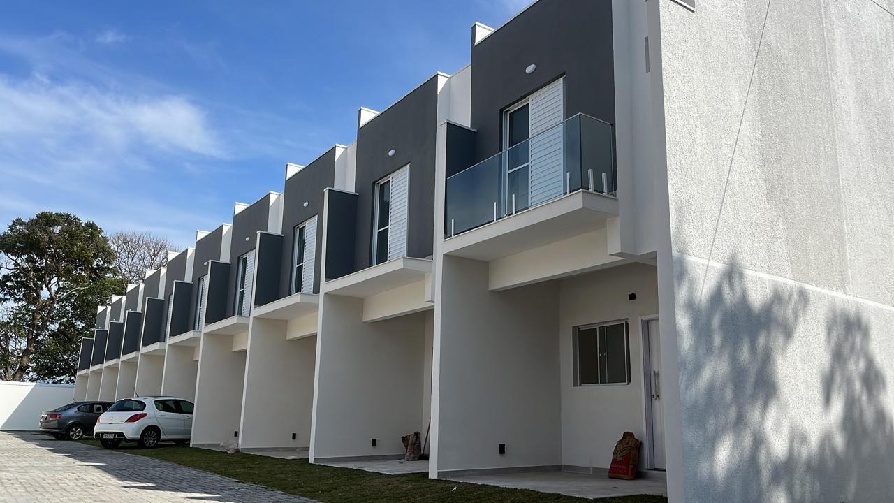 Casa à venda com 2 quartos, 76m² - Foto 1