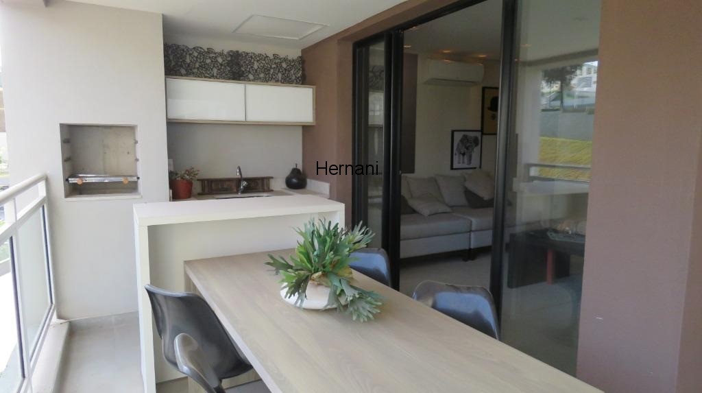 Apartamento à venda com 3 quartos, 130m² - Foto 1