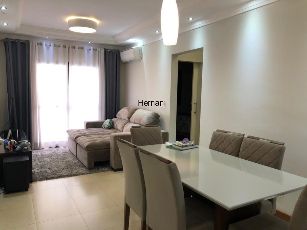 Apartamento à venda com 2 quartos, 70m² - Foto 13