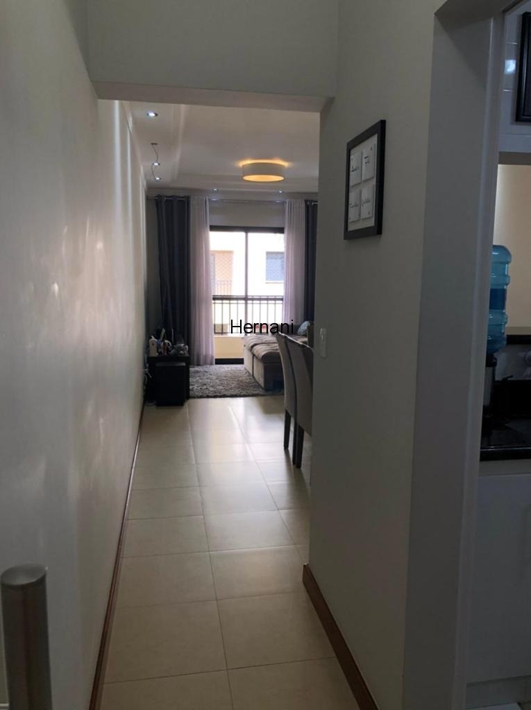 Apartamento à venda com 2 quartos, 70m² - Foto 2