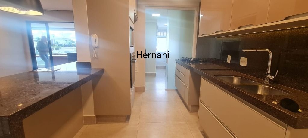 Apartamento para alugar com 2 quartos, 130m² - Foto 11