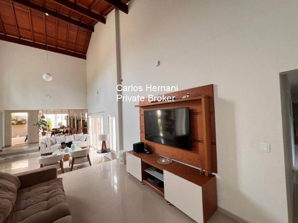 Casa à venda com 3 quartos, 280m² - Foto 1