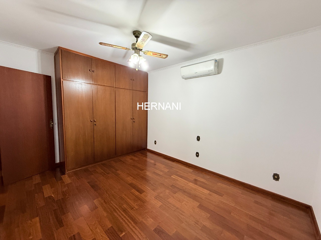 Casa, 4 quartos, 270 m² - Foto 44