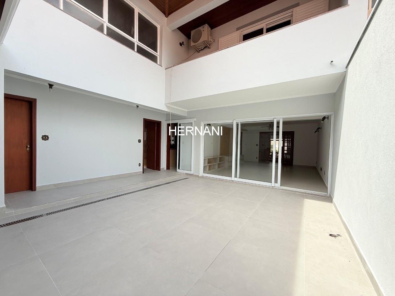 Casa, 4 quartos, 270 m² - Foto 8