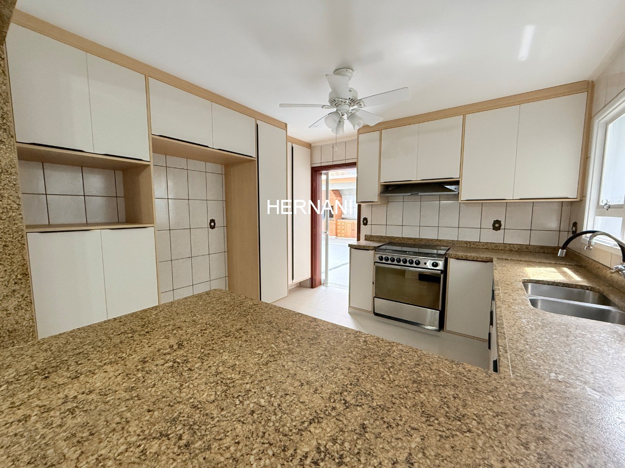 Casa, 4 quartos, 270 m² - Foto 16