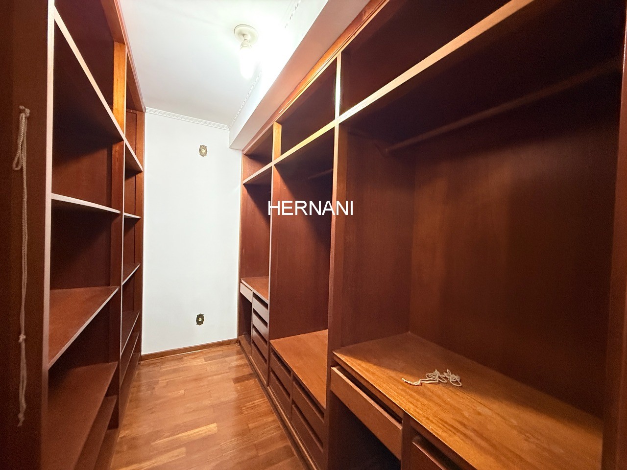 Casa, 4 quartos, 270 m² - Foto 36