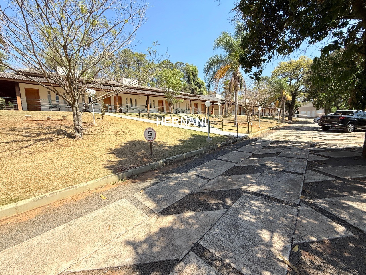 Sítio, 28 quartos, 9800 m² - Foto 1