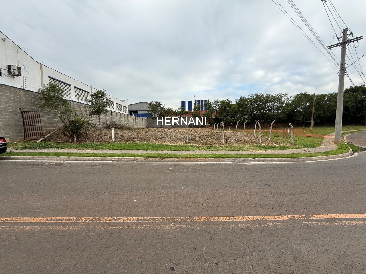 Loteamento e Condomínio, 970 m² - Foto 1